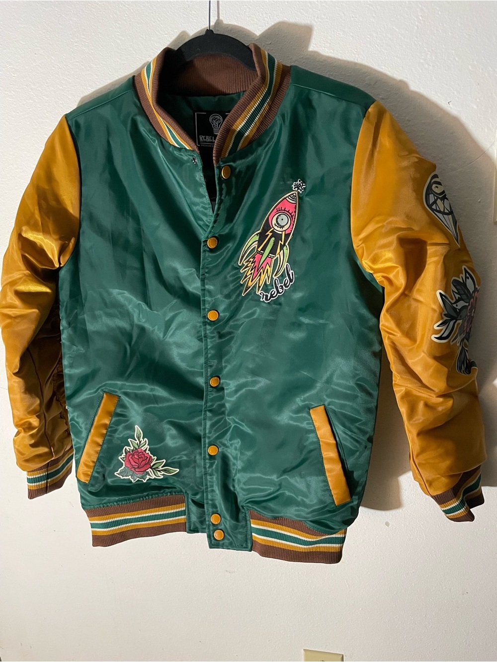 Rebel Minds Graphic Varsity Jacket in Green & Yellow Size Large NWT